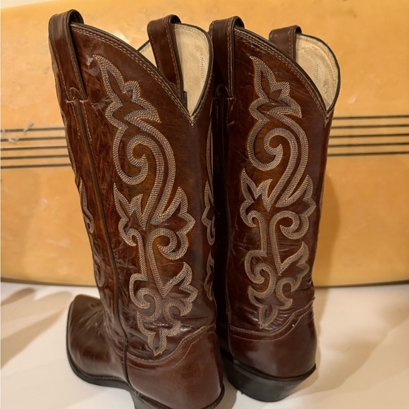 Brown Justin Cowboy Boots - Picture 6 of 9